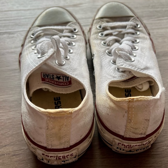 Chuck Taylor All Star Classic UNISEX LOW TOP SHOE White Womens 8/Men’s 6 - Picture 2 of 4